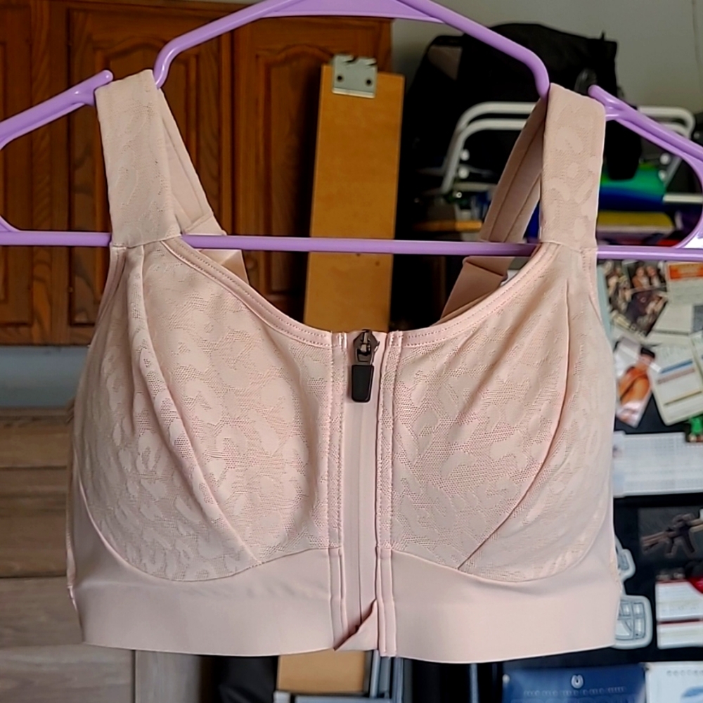 Victoria's Secret Sports Bra. 32DD